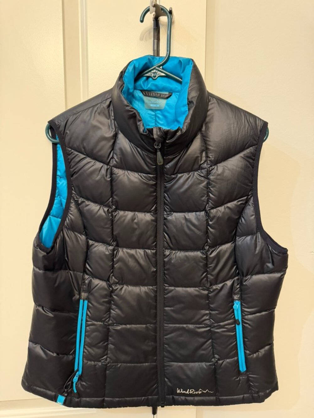 WindRiver ✦ 600 Fill Down Hooded Vest ✦ Black & Blue ✦ Size Large